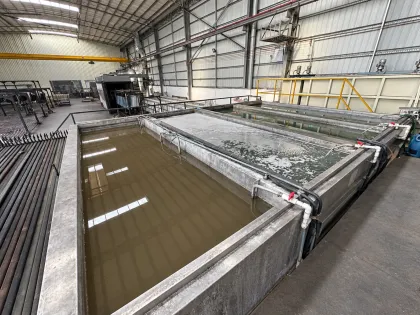 Cleaning and rinse tanks